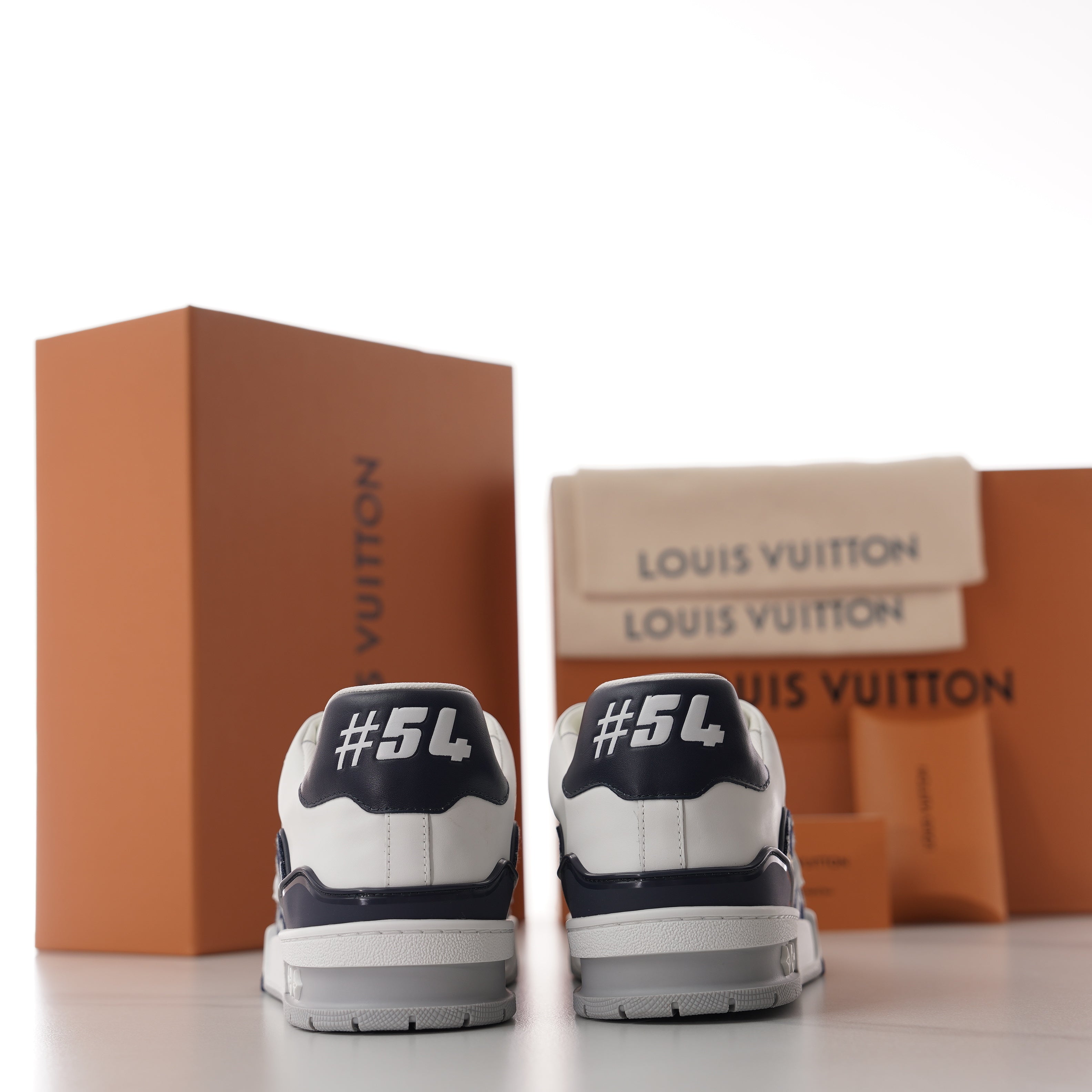 Tênis LV Trainer Blue Suede White