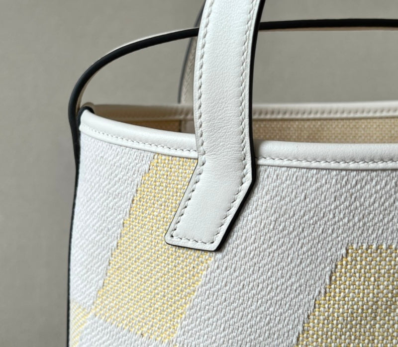 Bolsa Hermès Cabas H Biais 27 White Yellow
