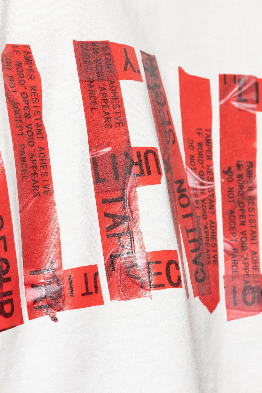 Camiseta Balenciaga Logo Security Vermelha