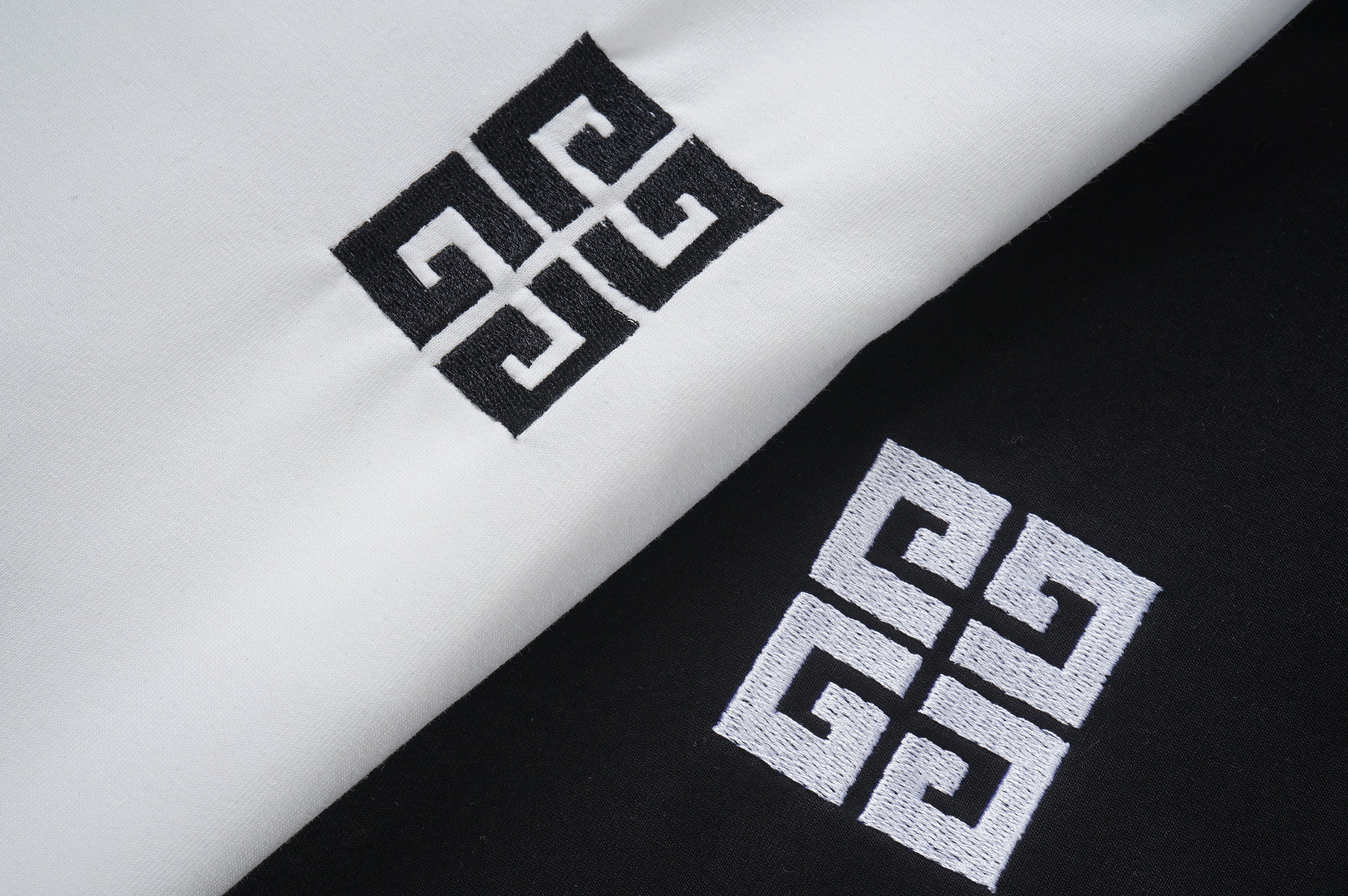 Calça Givenchy