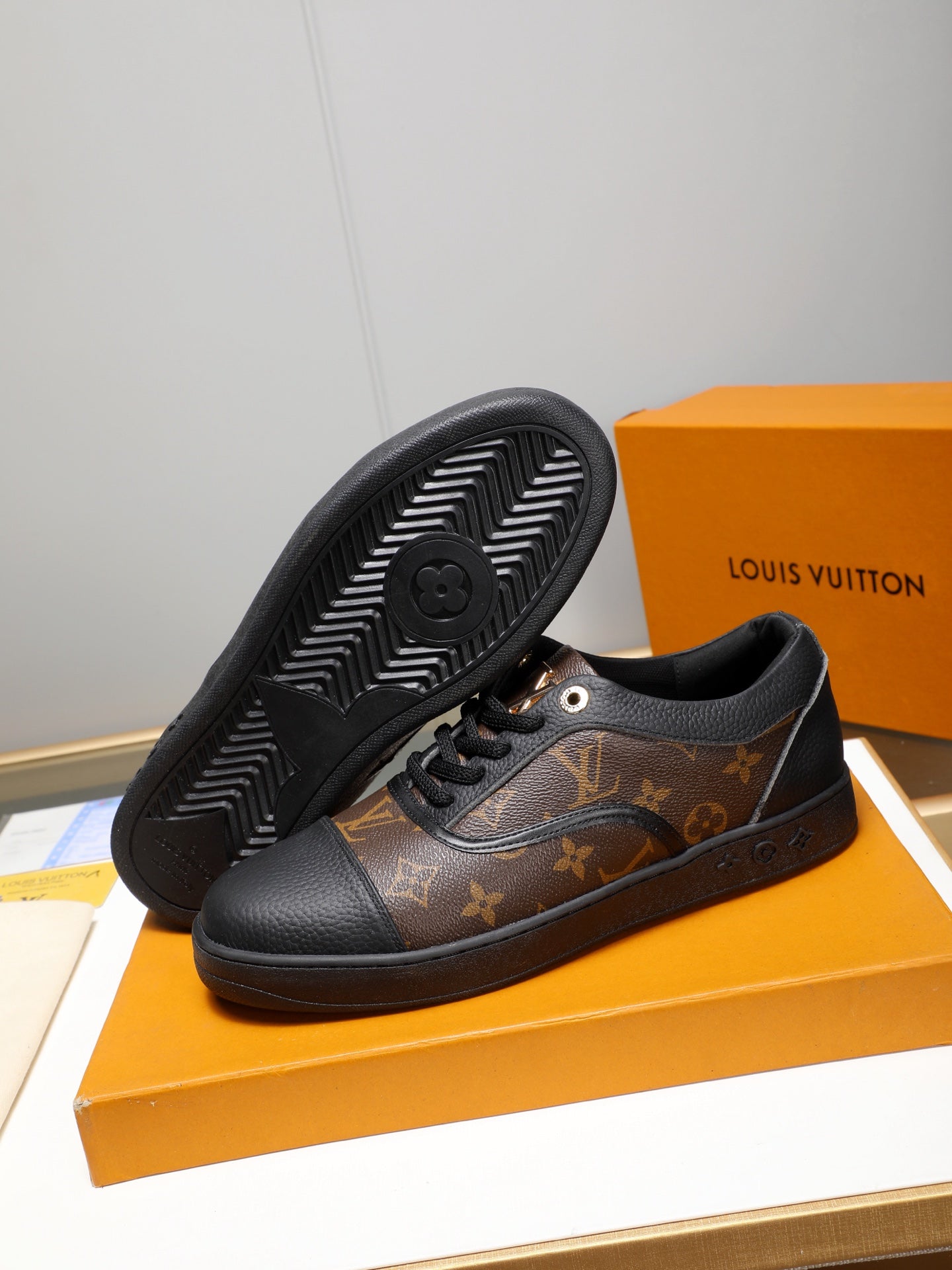 Tenis LV Match Up Monogram Brown Eclipse