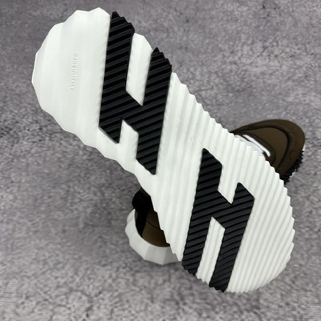 Tenis Hermès Camurça Suede Brown