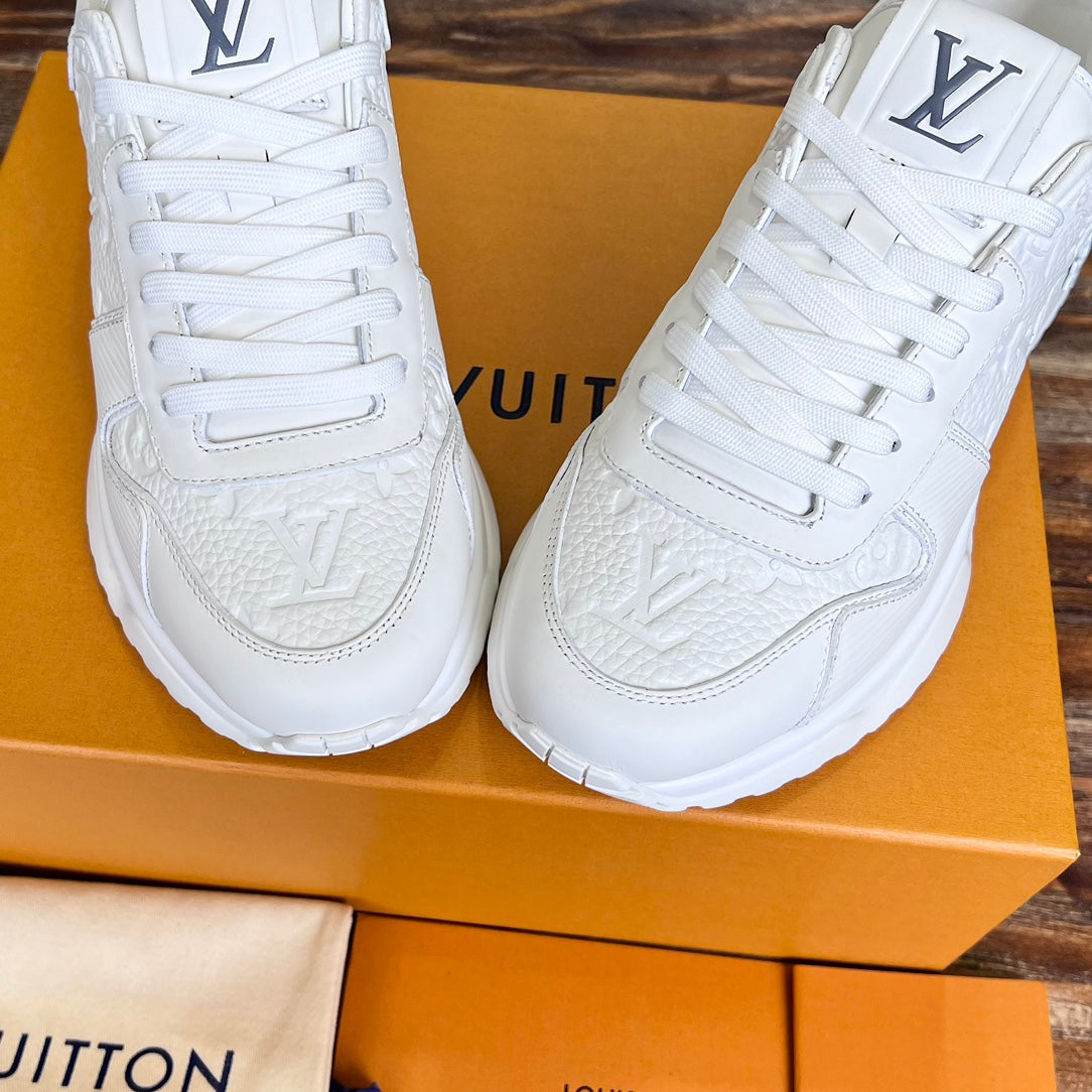 LOUIS VUITTON Run Away White