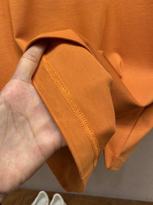 Camiseta Louis Vuitton Orange Relevo Logo