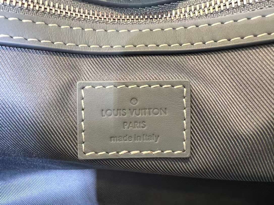 Louis Vuitton Monogram Luxury Zipper Style Medium Travel Bag Keepall