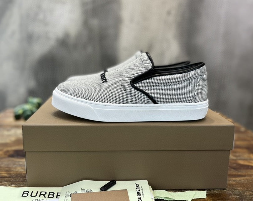 Tênis Slip-on Burberry