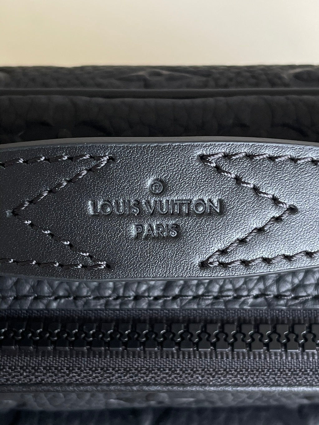 S-lock Messenger Monogram