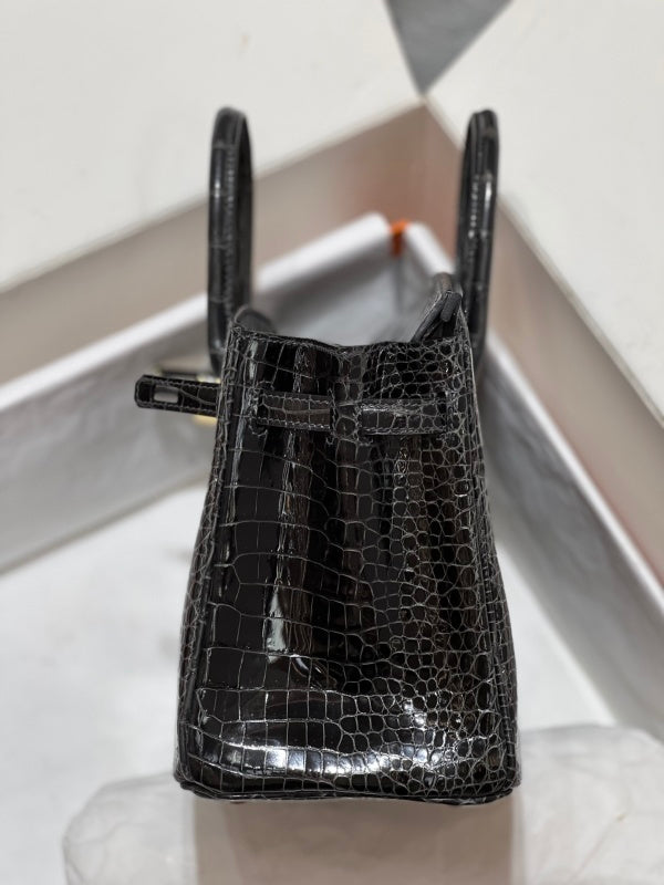 Bolsa Hermes Birkin 25 Alligator Gold Hardware 89