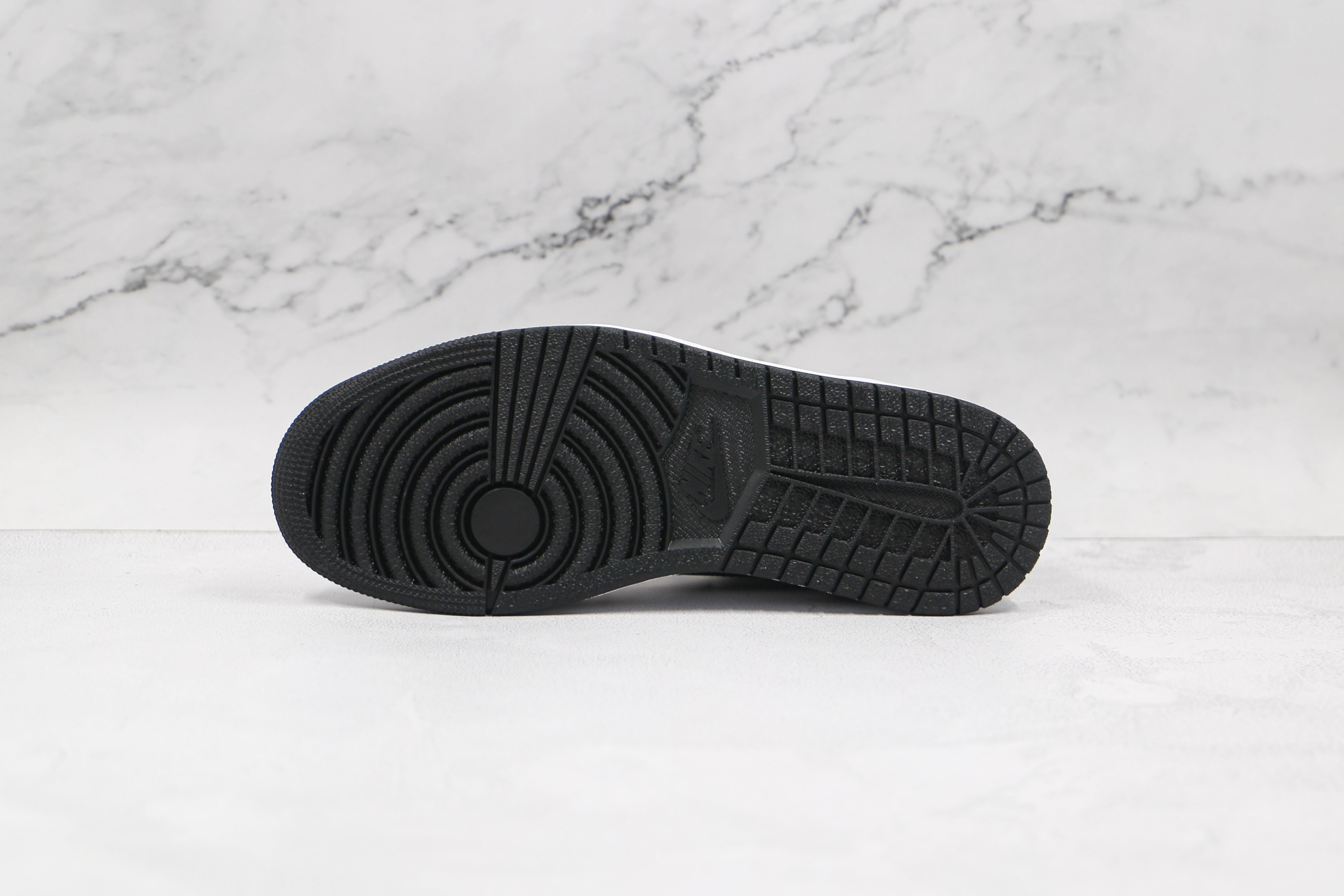 Jordan 1 Low Black Metallic Silver