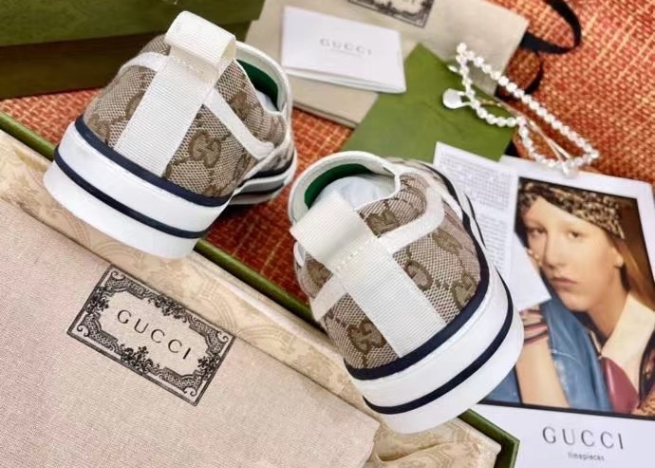Slip On GG