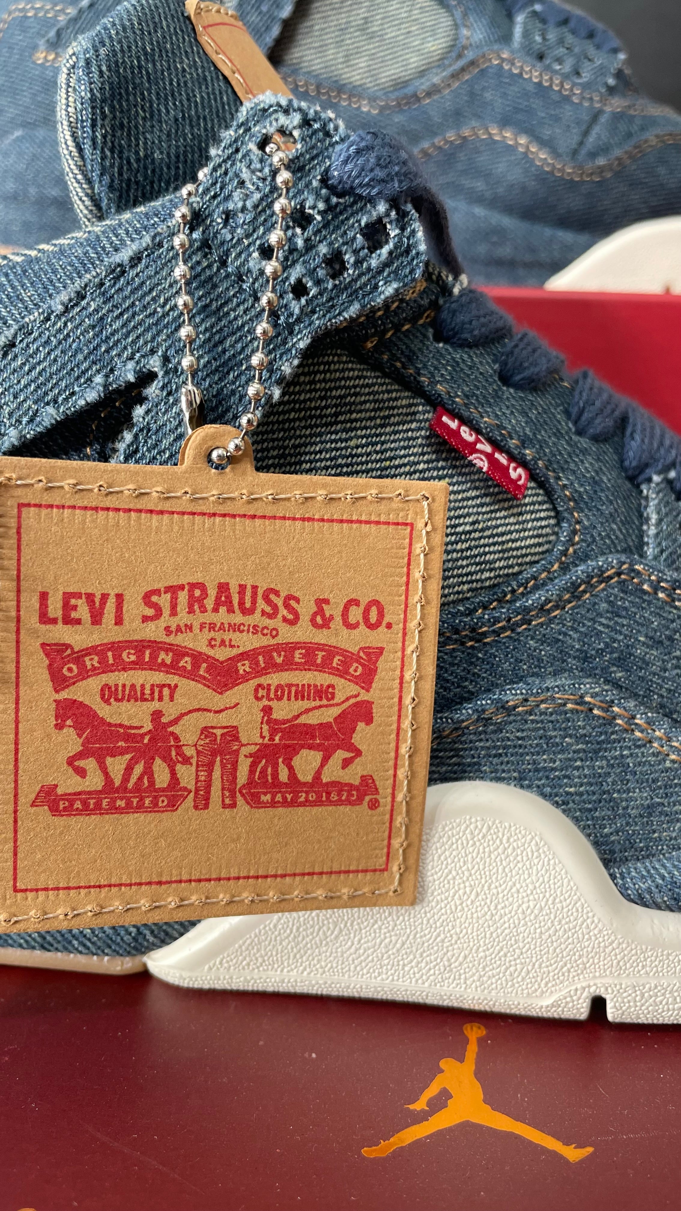 Jordan 4 Retro Levi's Blue Denim (PRONTA ENTREGA) Tamanho 40