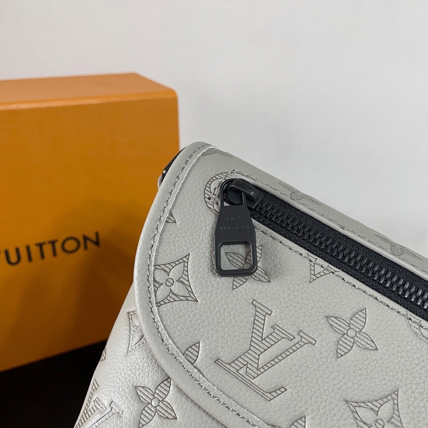 Bag LV Monogram Shadown Pulse Bag