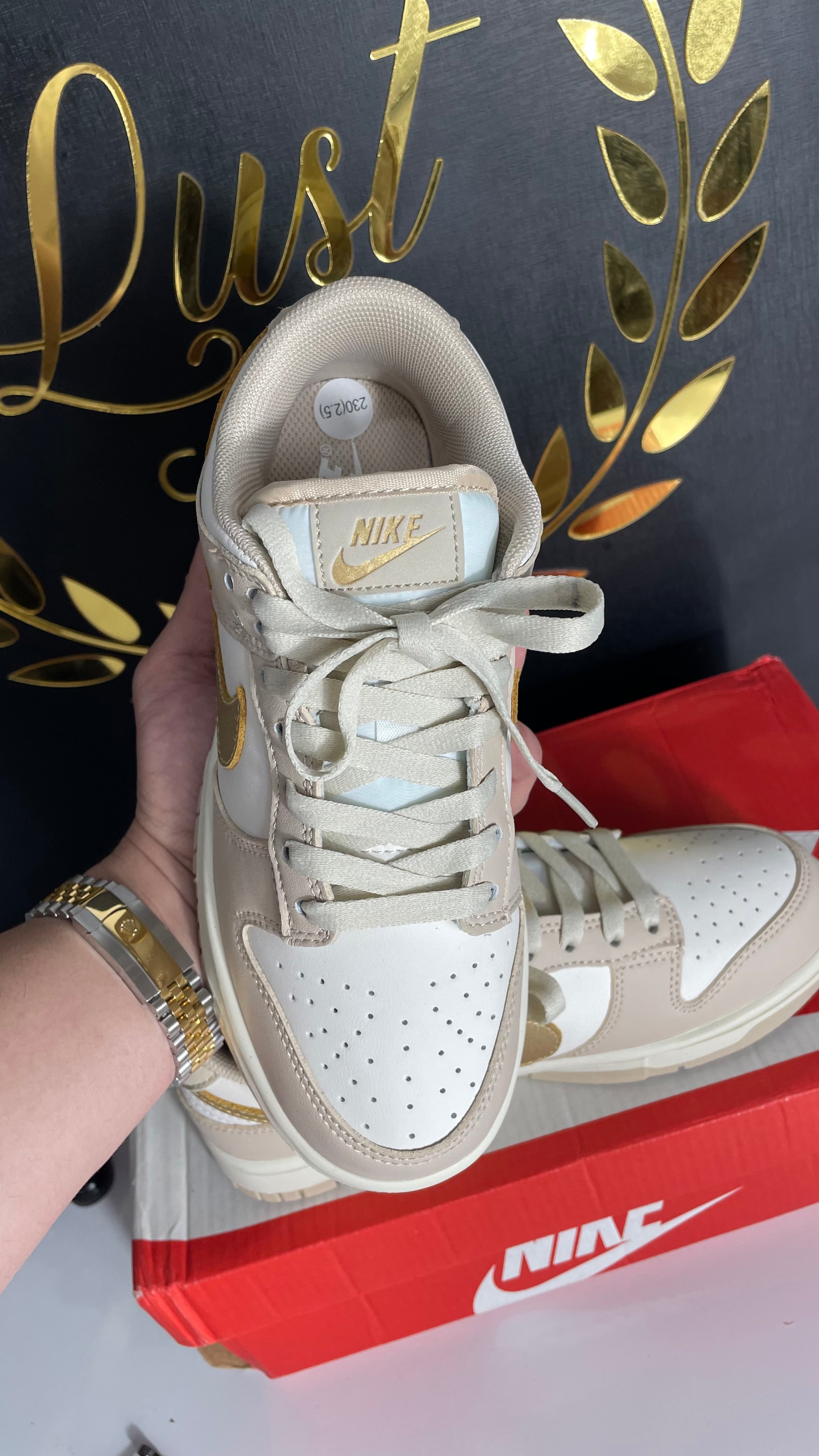 Nike Dunk Metallic Gold (PRONTA ENTREGA) Tamanho 34