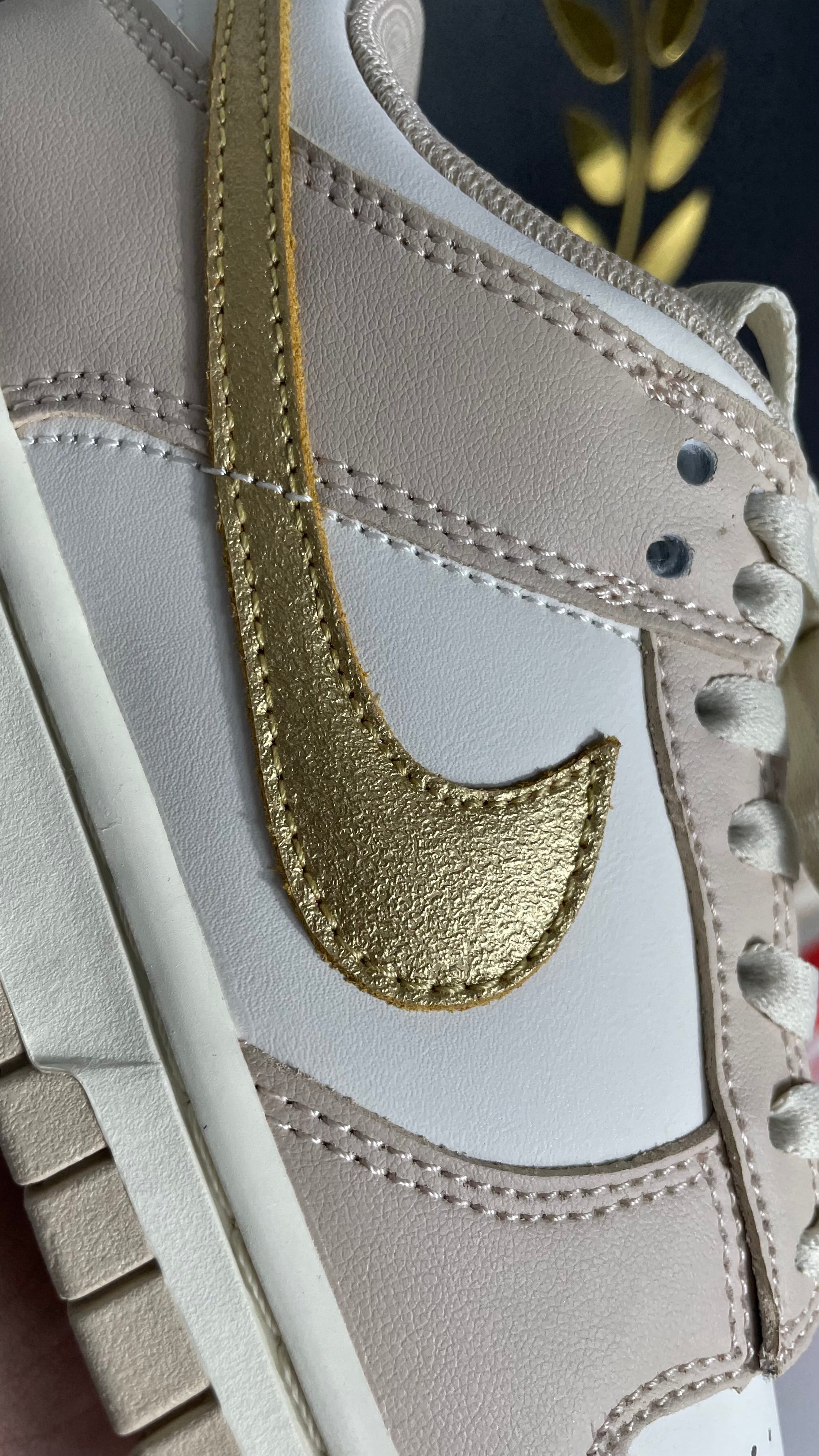 Nike Dunk Metallic Gold (PRONTA ENTREGA) Tamanho 34