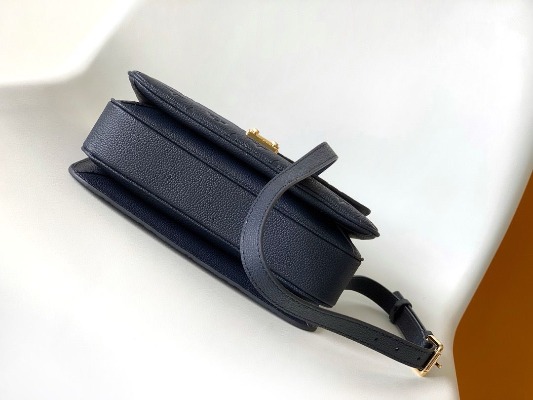 Lv Pochette Metis Black