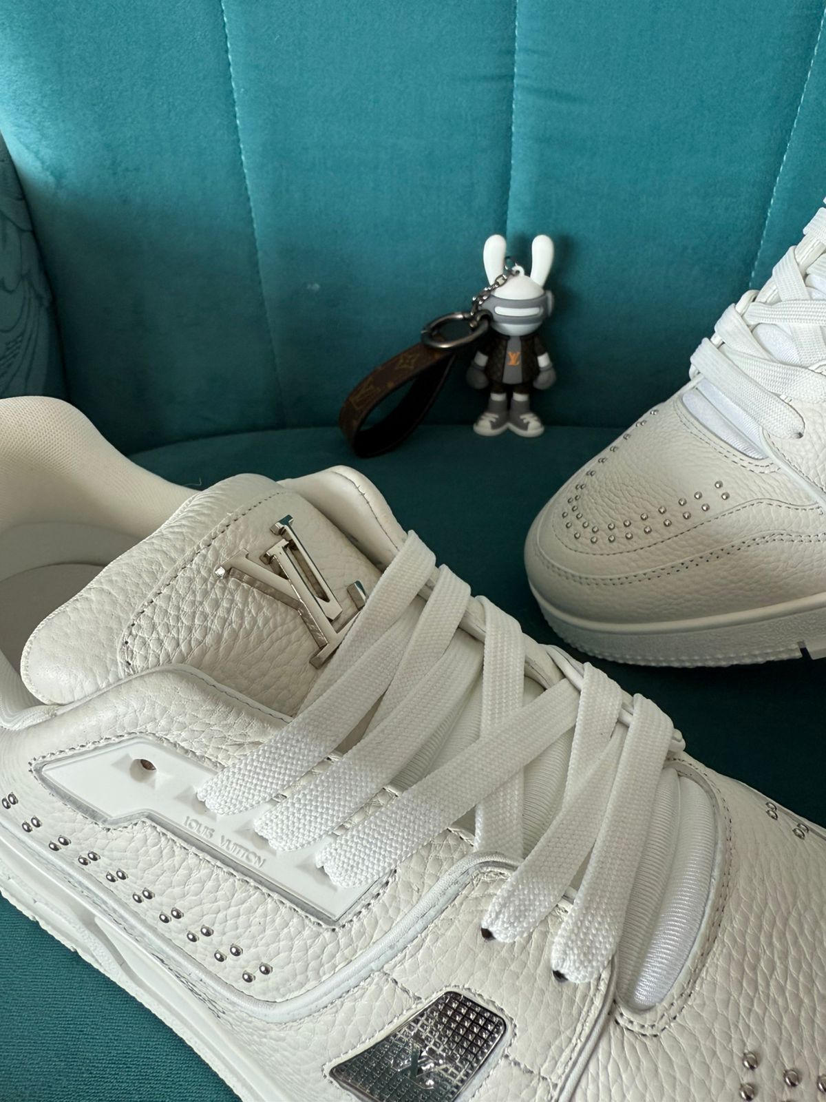 LV Trainer White