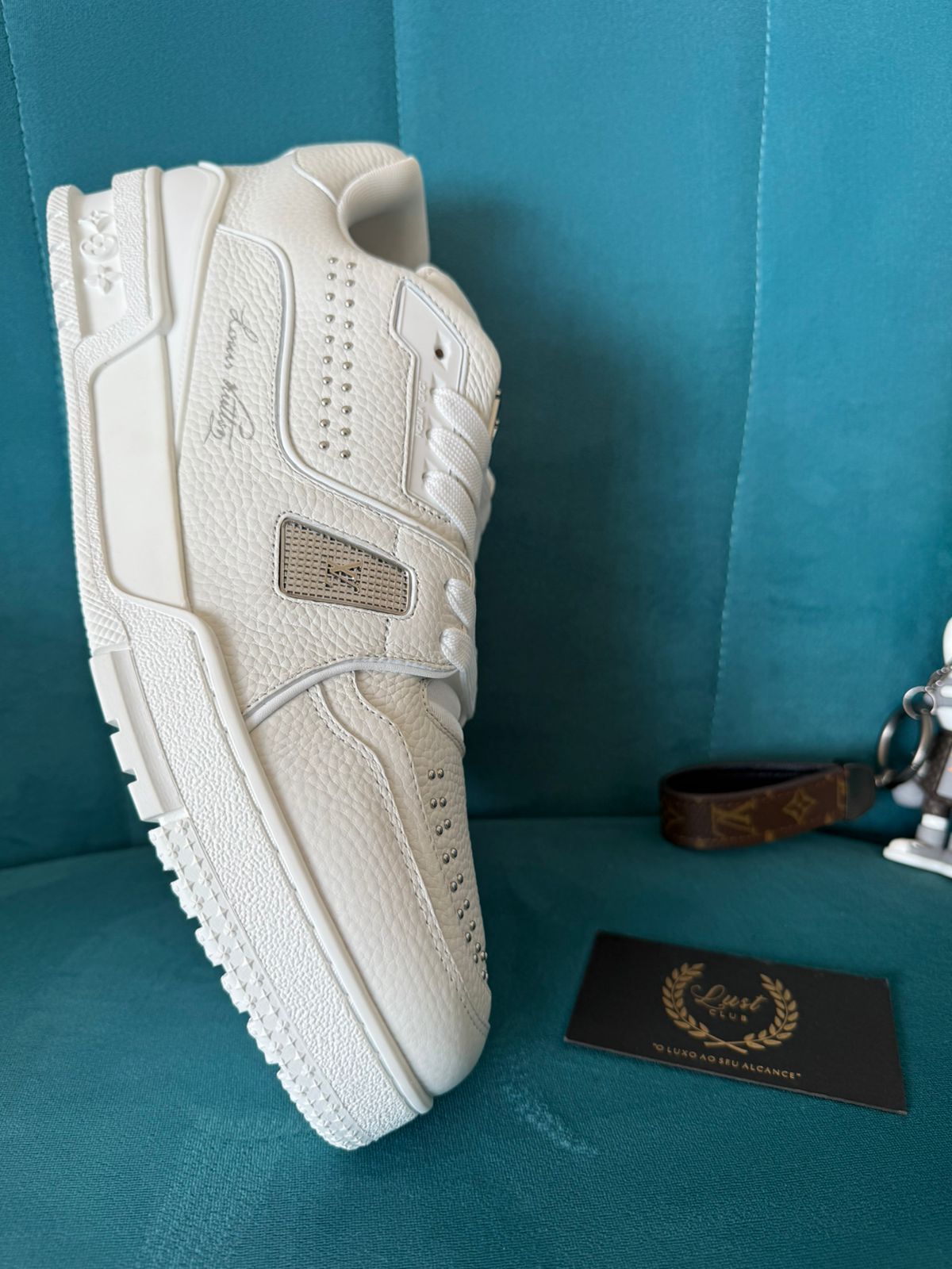 LV Trainer White