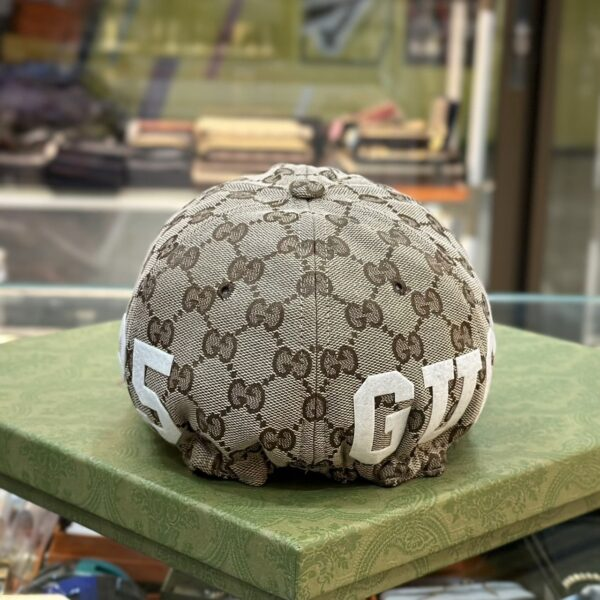 Boné Gucci Beige Gold Monogram