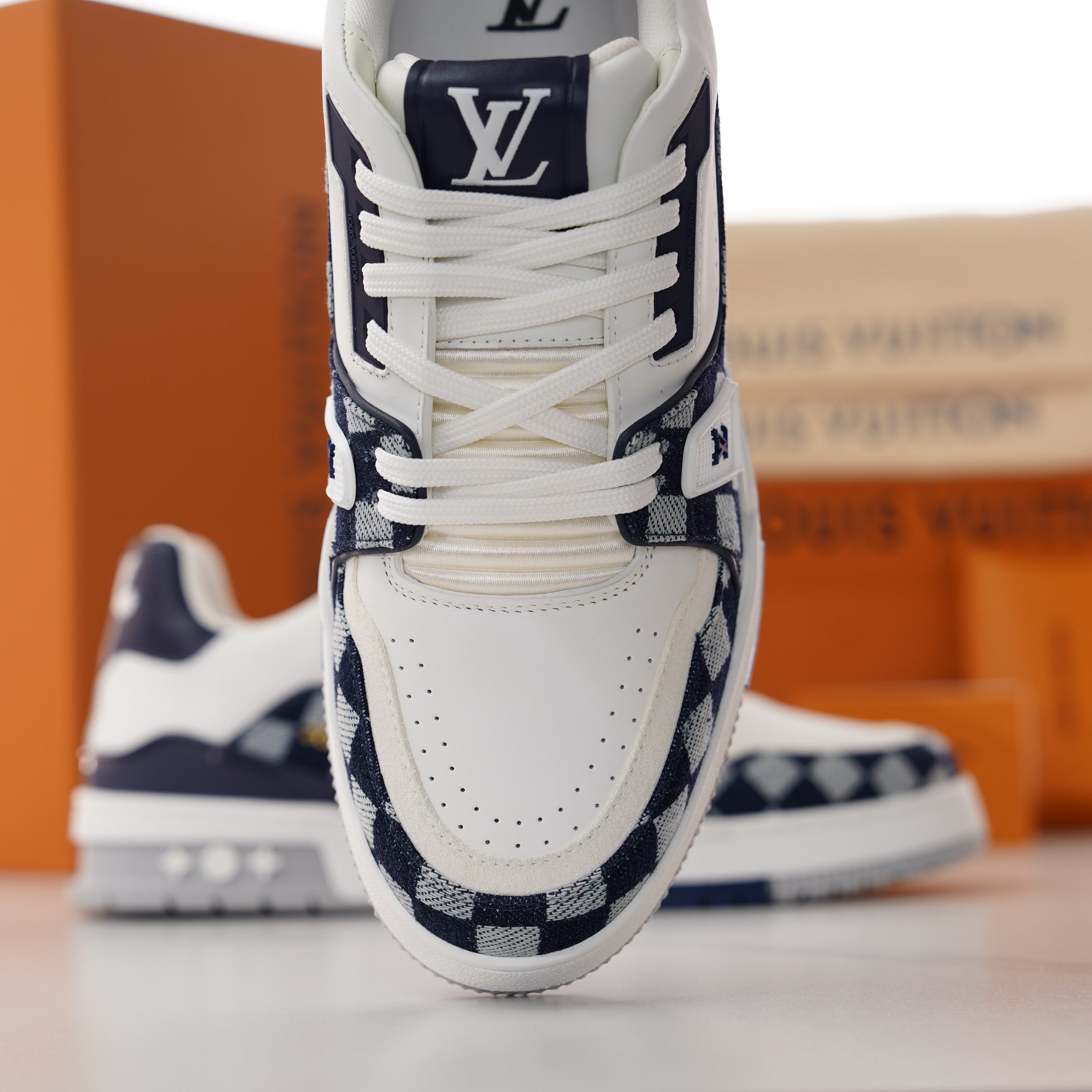 Tênis LV Trainer Blue Suede White