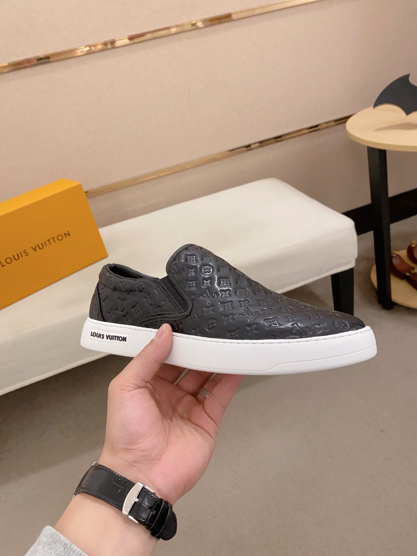 Lv Slip on Leather Black