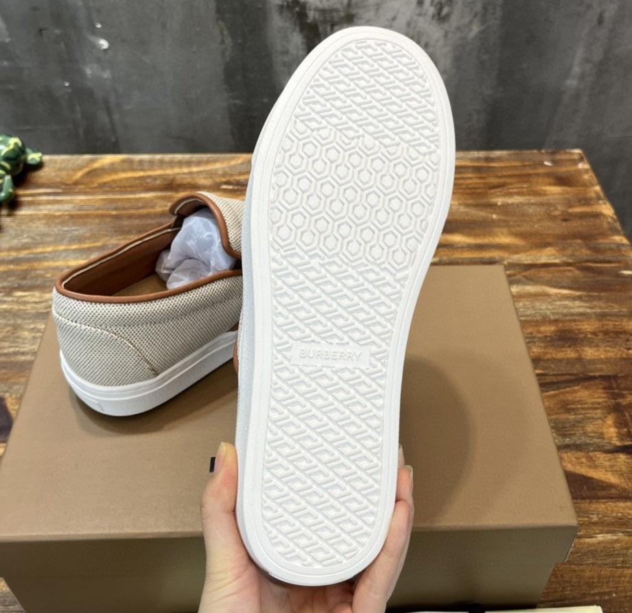 Tênis Slip-on Burberry