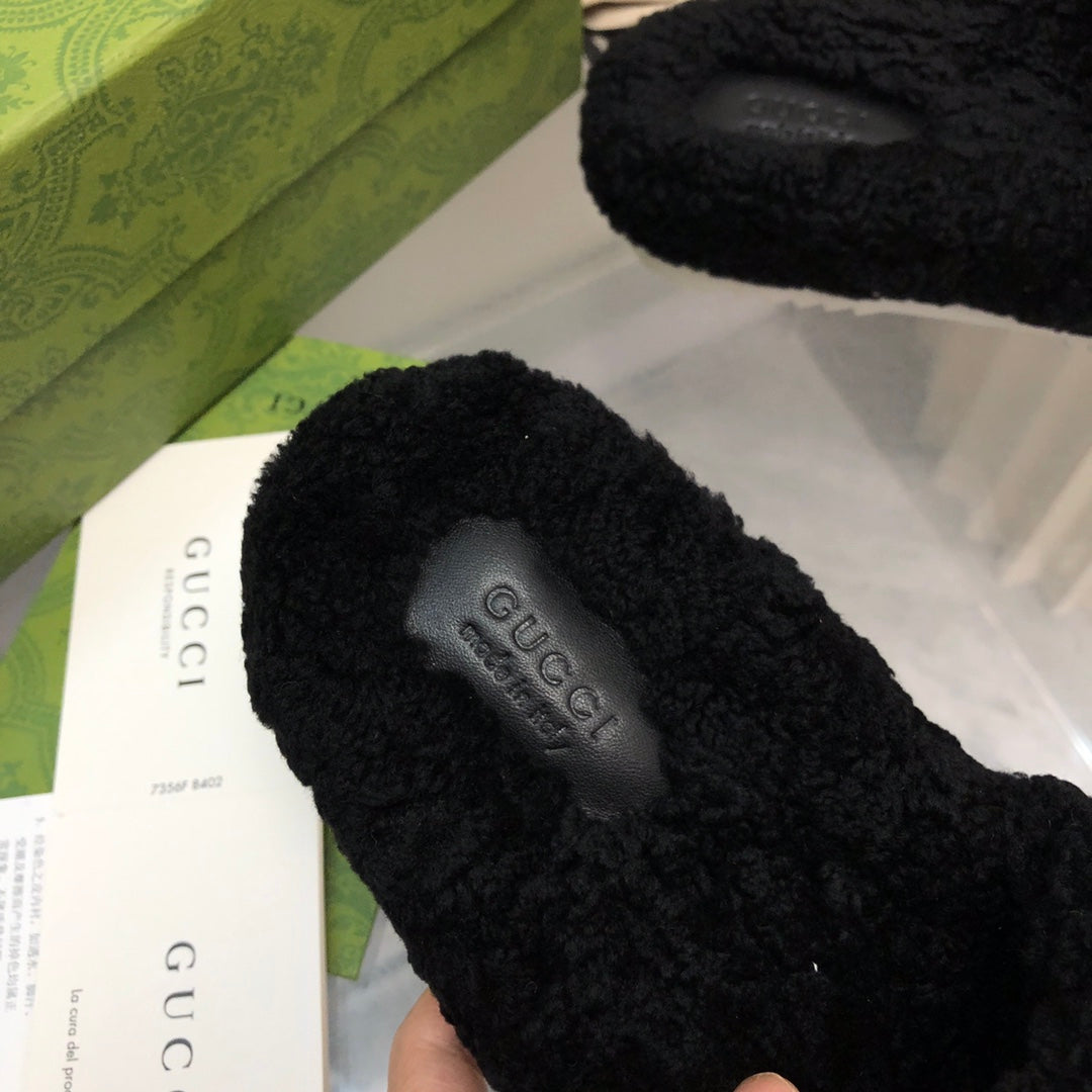 Chinelo Gucci Preto