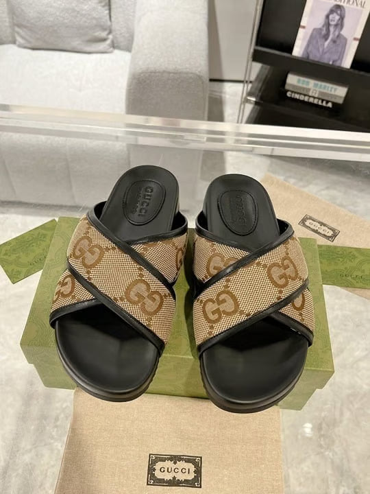 Chinelo Gucci Slipper Sandal Bege Monogram