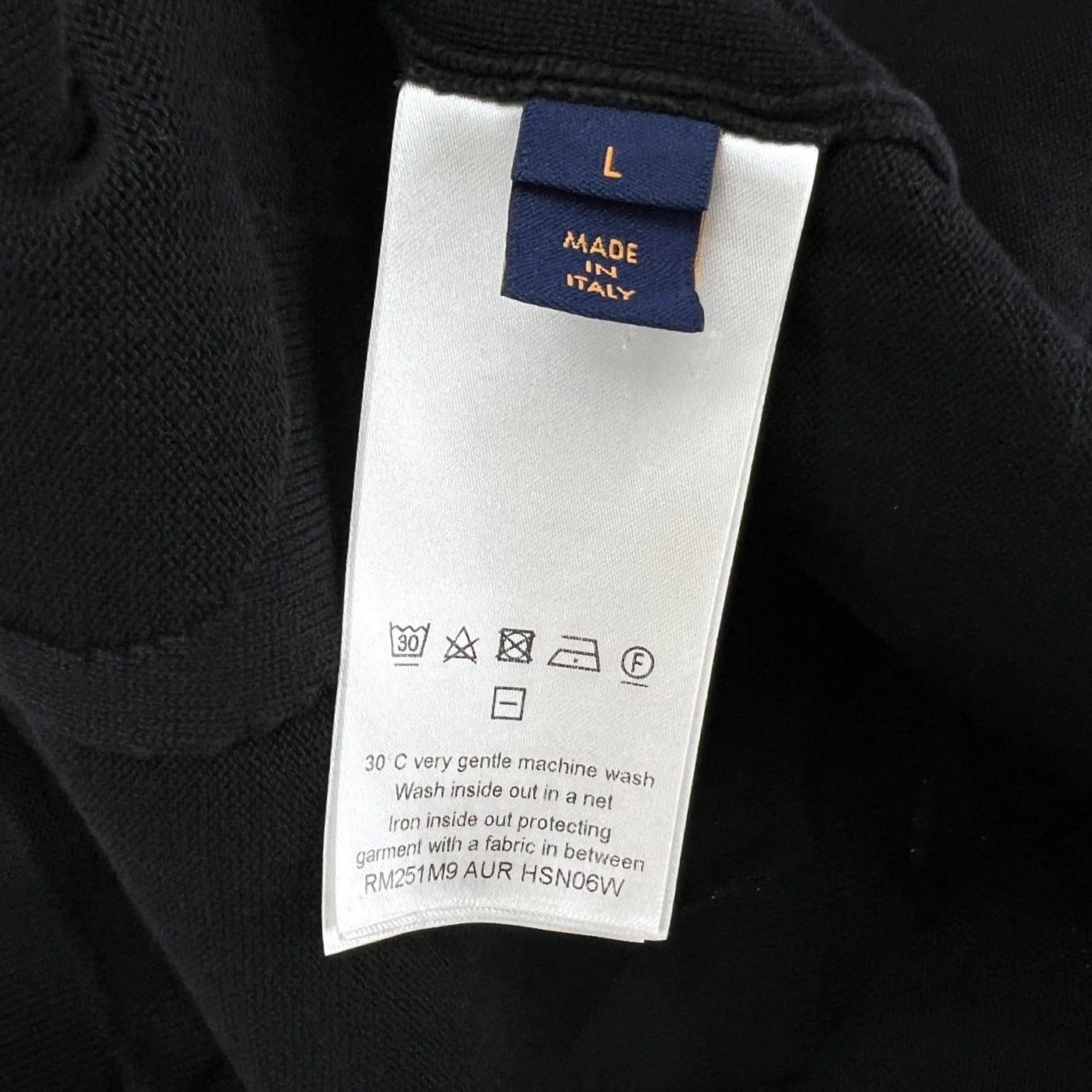 Camiseta Louis Vuitton Black Relevo Monogram