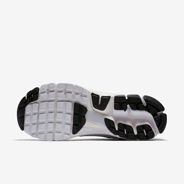 Tênis Nike Zoom Vomero 5 White