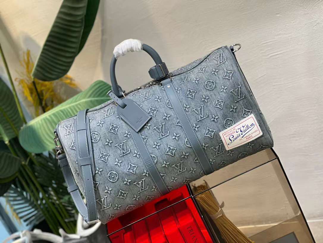 Louis Vuitton Monogram Luxury Zipper Style Medium Travel Bag Keepall