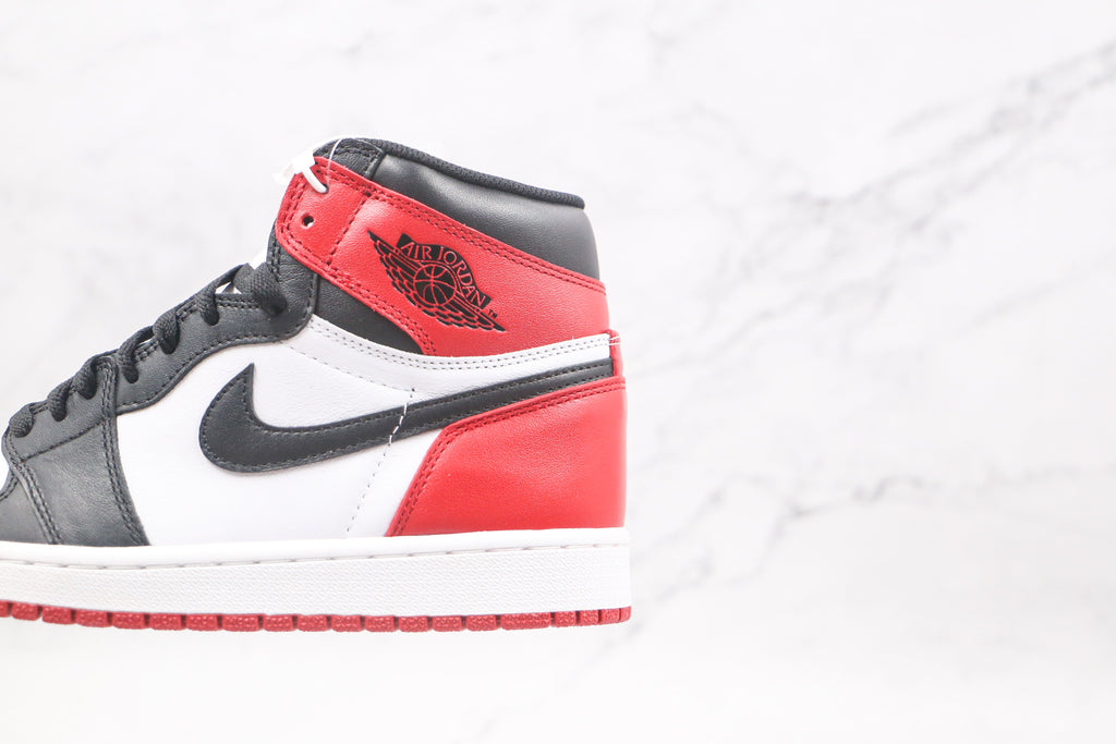 Jordan 1 Retro High Black Toe