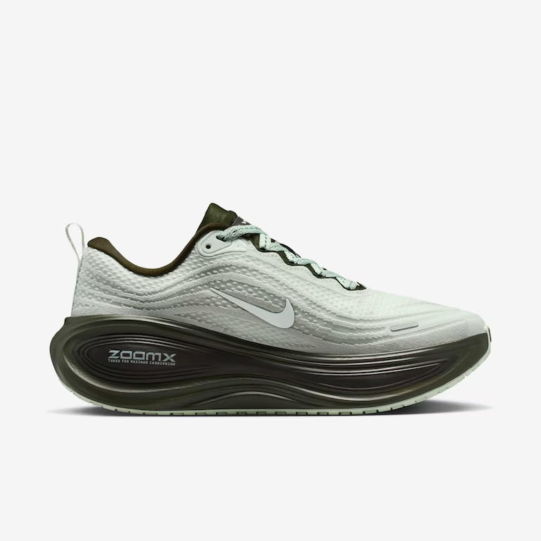Tênis Nike Vomero Plus SE Velocità