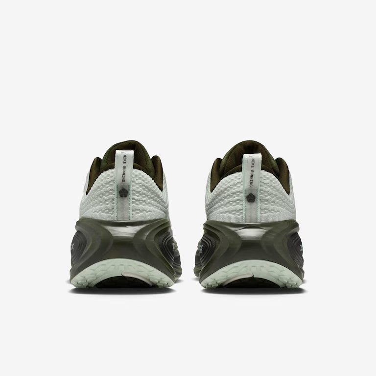 Tênis Nike Vomero Plus SE Velocità