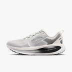 Tênis Nike Vomero 18 White/Black Details