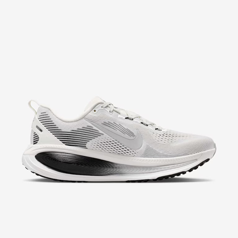Tênis Nike Vomero 18 White/Black Details