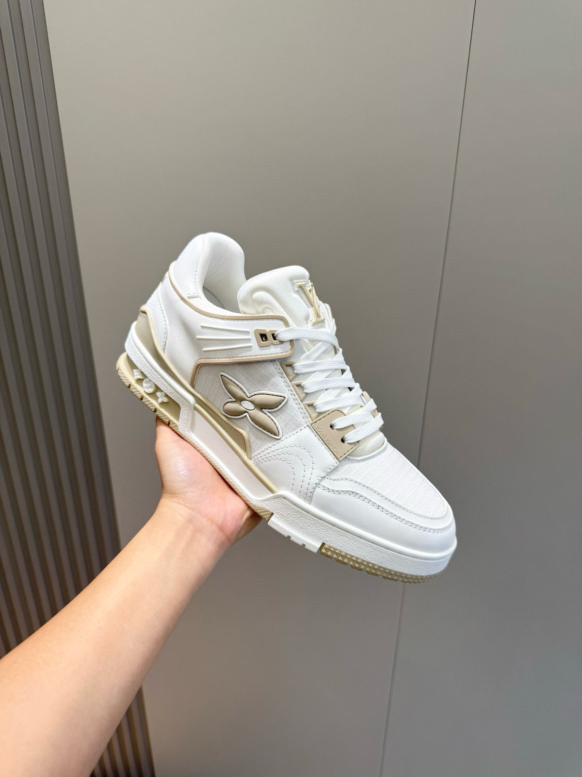 TÊNIS LOUIS VUITTON #54 TRAINER White Beige