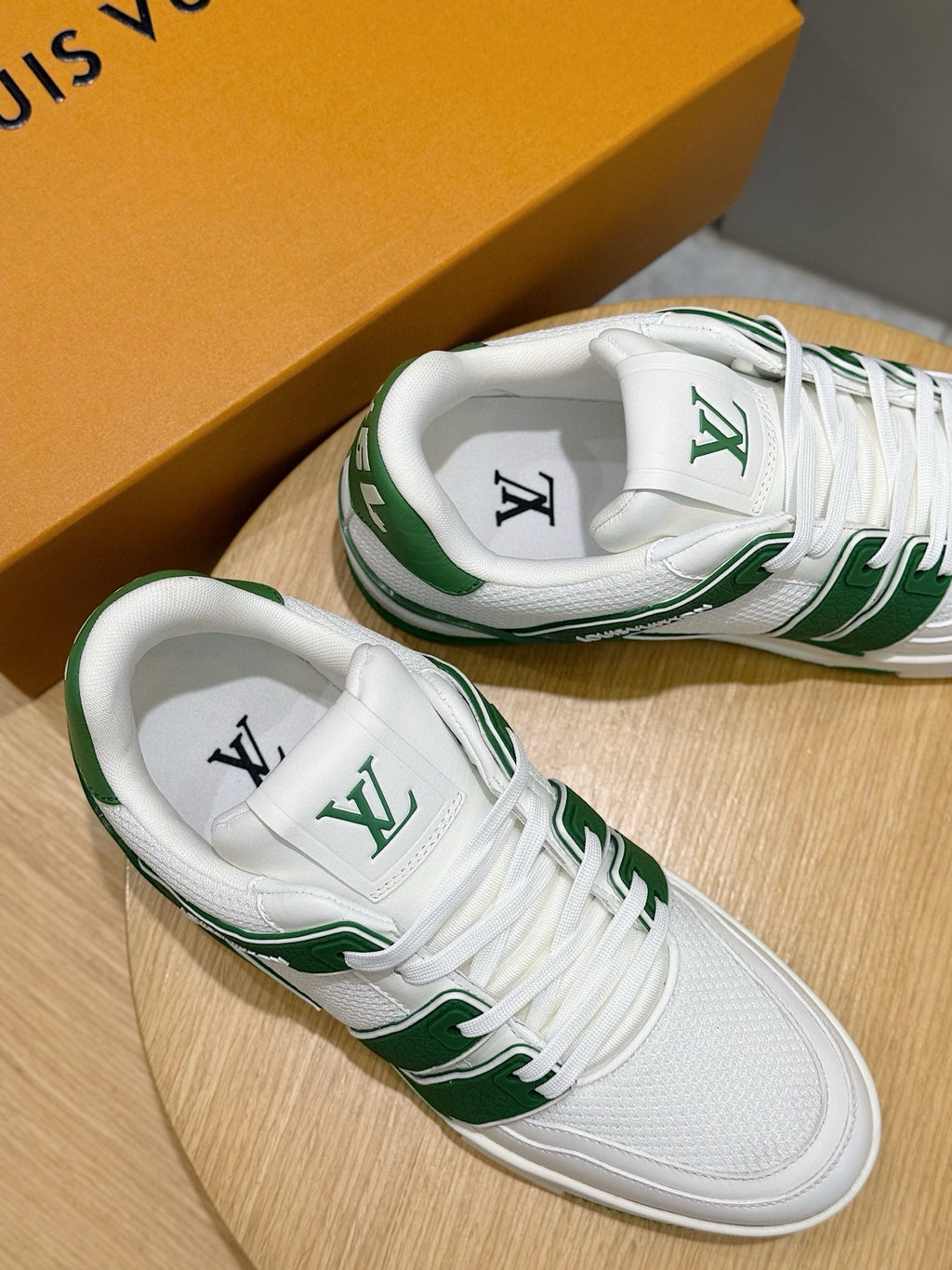 Tênis Louis Vuitton Trainer #54 Low Classic Verde