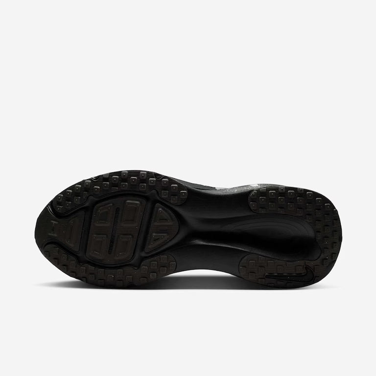 Tênis Nike Vomero 18 Black/Graphite Details