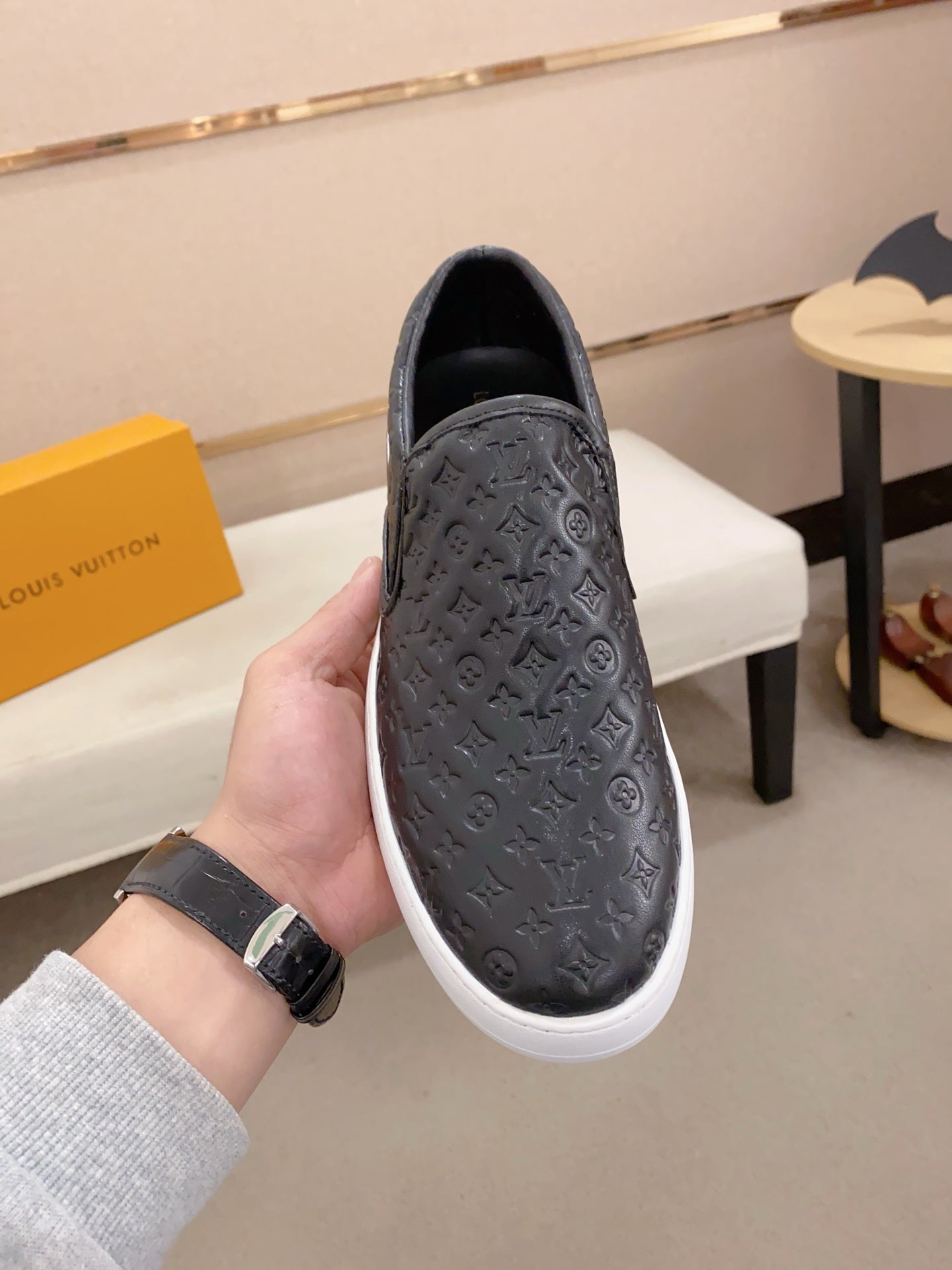 Lv Slip on Leather Black