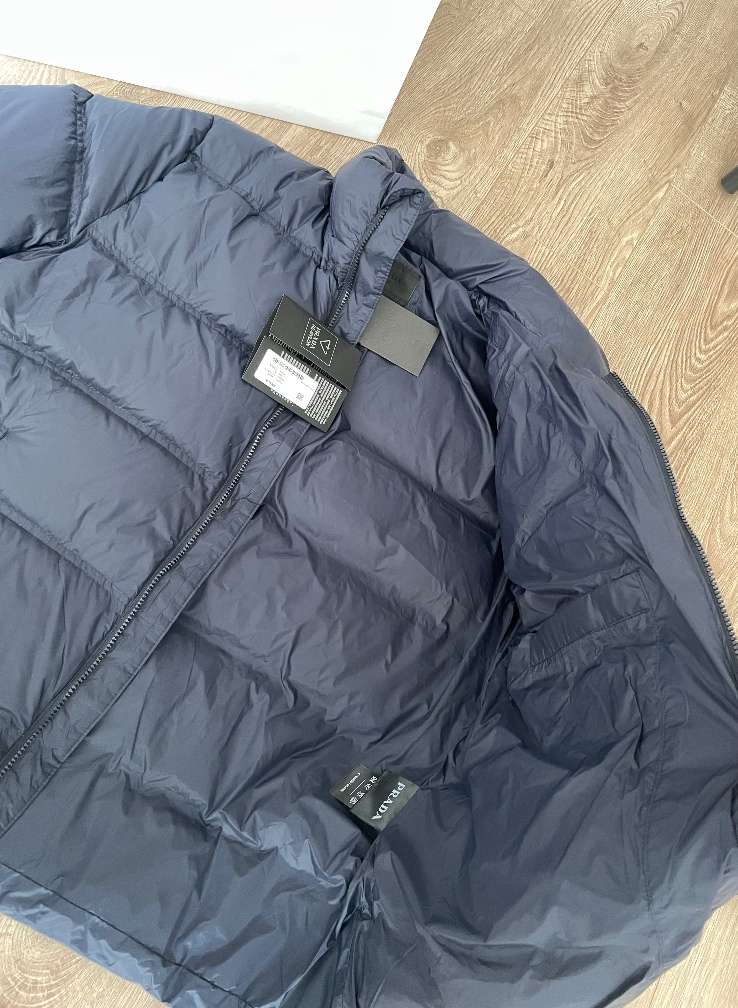 Jaqueta Prada Zip-Up Puffer Azul Marinho (Pronta Entrega) Tamanho M