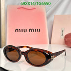 Óculos de sol Miu Miu Runway Glass