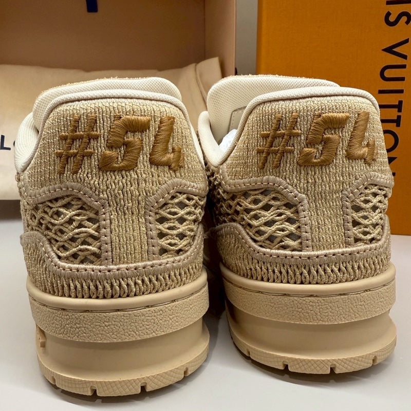 Tenis Louis Vuitton LV Trainer em ráfia bege