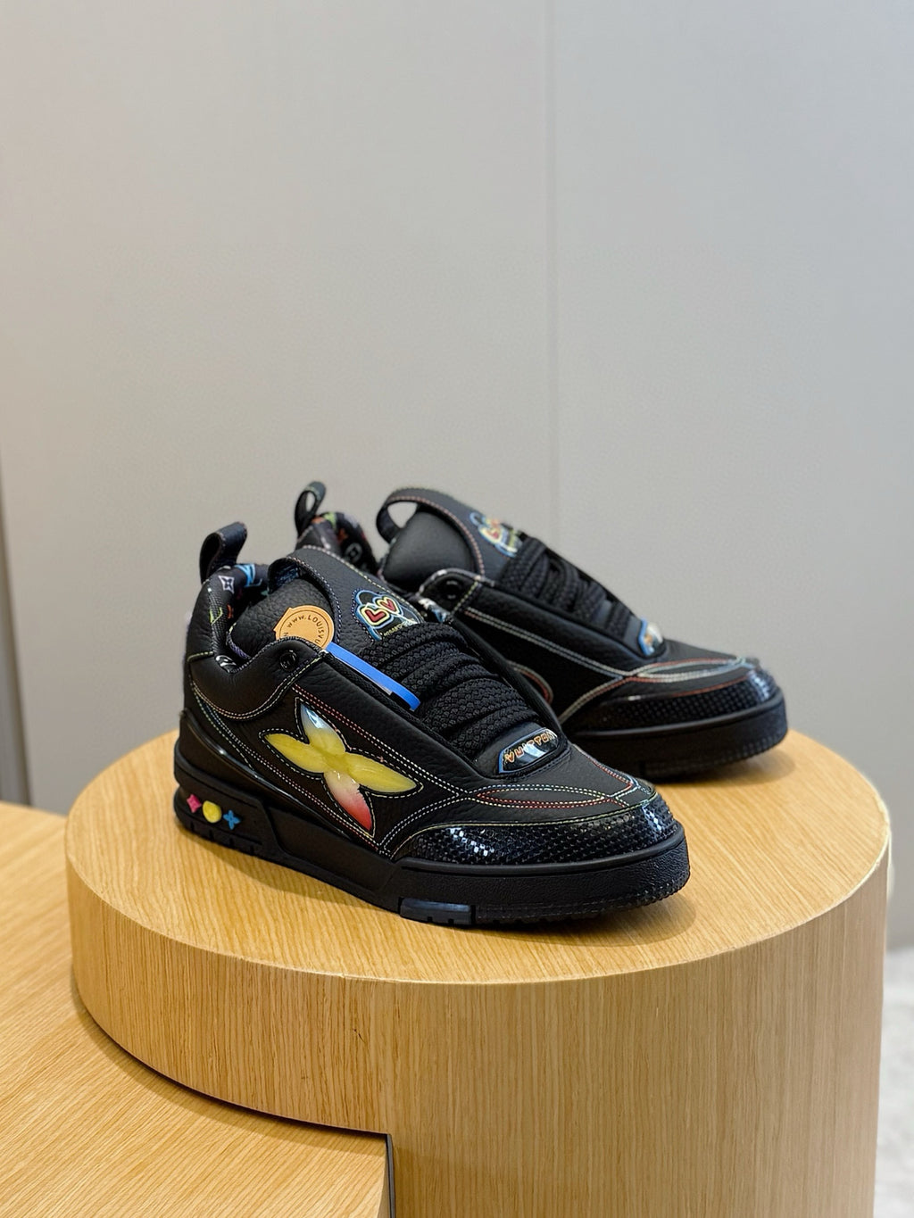 Tênis Louis Vuitton LV Skate Monogram Flowers Black