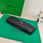 Andiamo Clutch Black Bottega Veneta