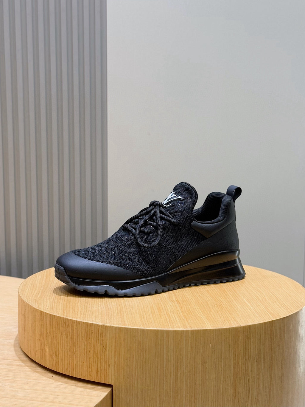 Tênis LOUIS VUITTON LV VNR Preto