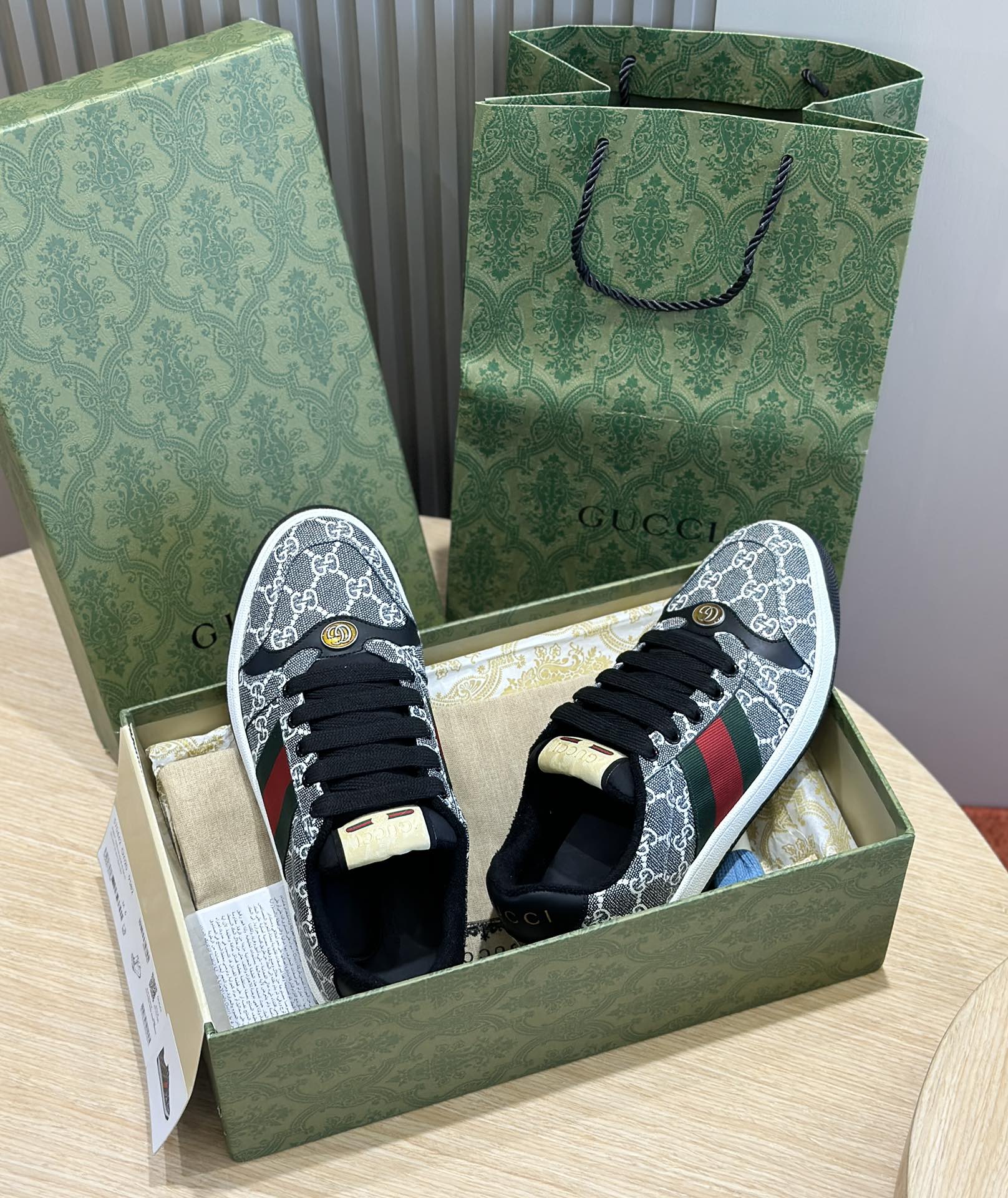 Gucci Screnner black