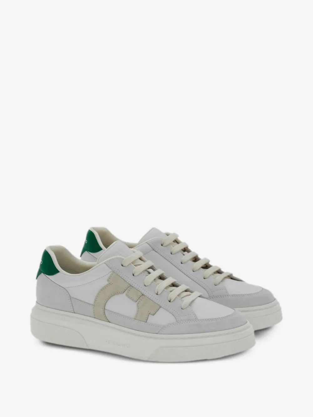 Tênis Ferragamo White Low Cut Gancini Outline Sneakers Salvatore