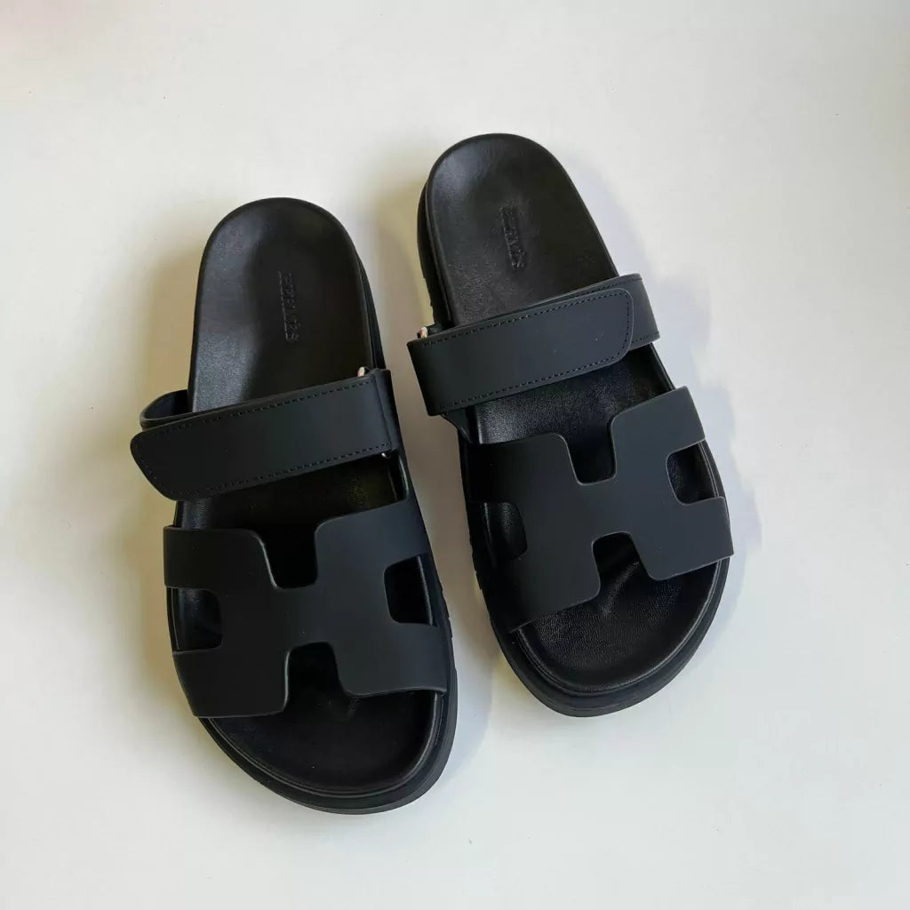 Hermes Chypre Black Flap Sandal Noir