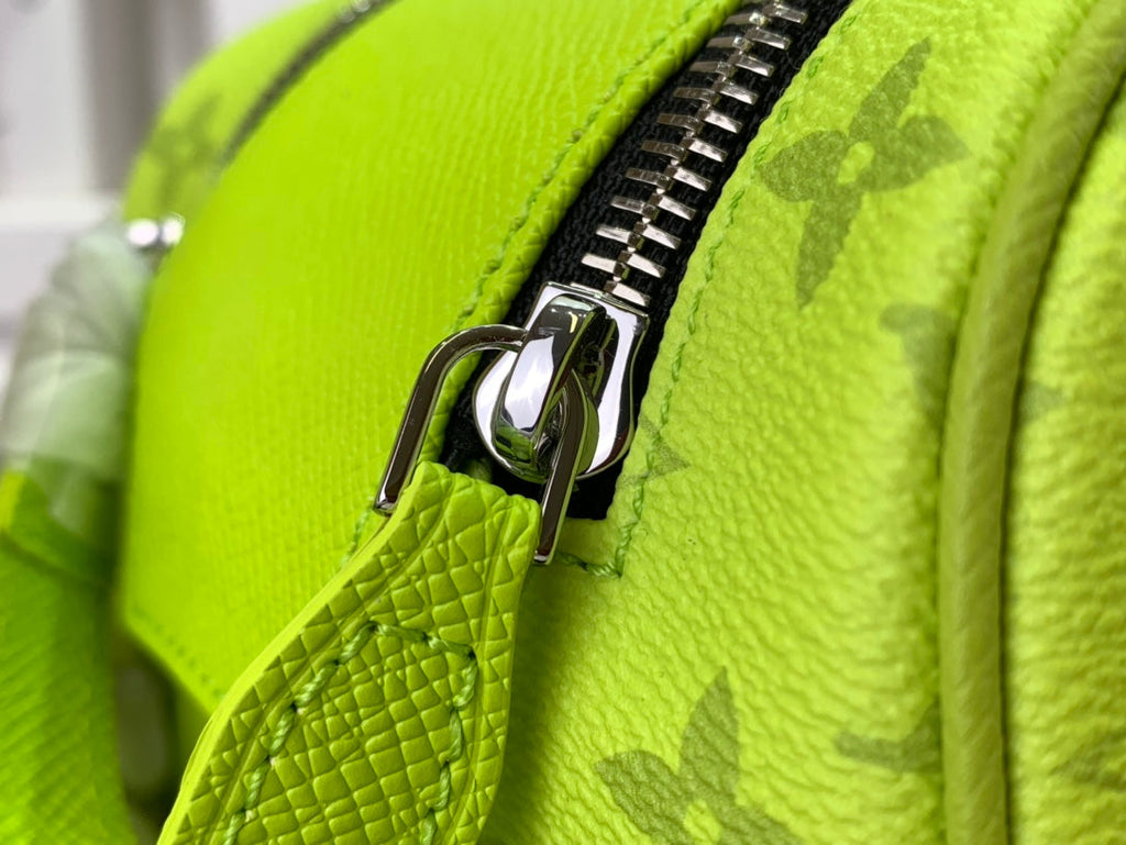Lv Necessaire  Dopp Kit Neon Yellow