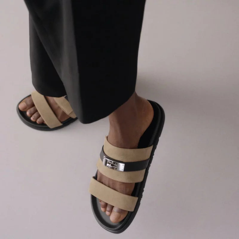 Sandália Hermès Jackson Beige Sable / Noir